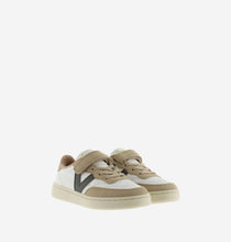 Load image into Gallery viewer, Beige sneaker with olive green details