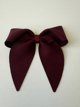 Load image into Gallery viewer, Textured knit whimsy tail bow