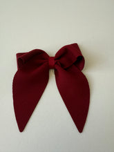 Load image into Gallery viewer, Textured knit whimsy tail bow