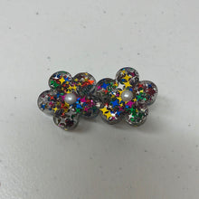 Load image into Gallery viewer, 2 flowers resin hair clips
