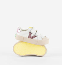 Load image into Gallery viewer, White sneaker with pink glitter V detail and cream sole
