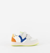 Load image into Gallery viewer, Blue multicolor leather sneakers with V logo
