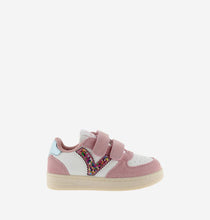 Load image into Gallery viewer, Pink leather sneakers with stars V logo

