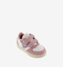 Load image into Gallery viewer, Pink leather sneakers with stars V logo
