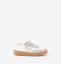 Load image into Gallery viewer, White leather cyclist sneakers and beige V logo
