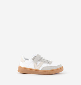 White leather cyclist sneakers and beige V logo