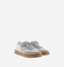 Load image into Gallery viewer, White leather cyclist sneakers and beige V logo
