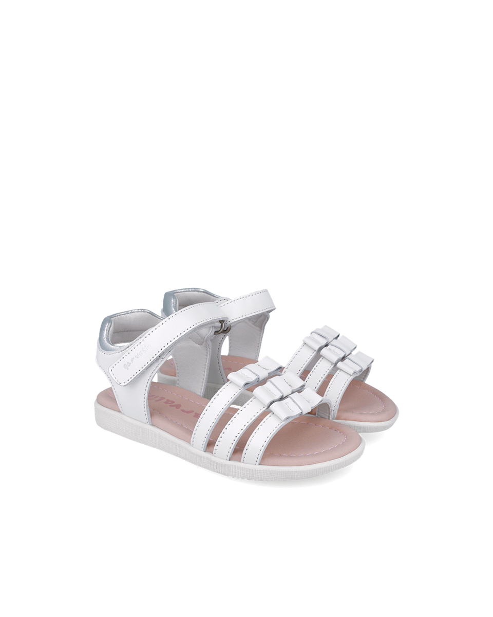 White leather sandals with bows