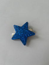 Load image into Gallery viewer, Star resin hair clips
