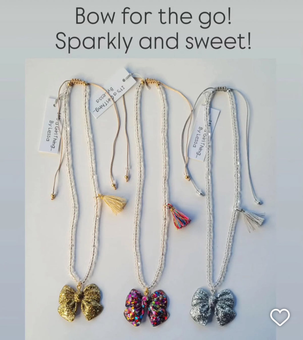 Bow necklace