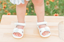 Load image into Gallery viewer, Flower sandal(toddler sizes)
