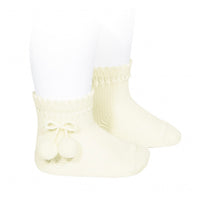 Load image into Gallery viewer, Perle short  socks with pompoms
