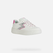 Load image into Gallery viewer, White/fuschia sneaker with a casual streetwear design

