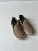 Load image into Gallery viewer, Beige slip on
