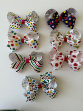 Load image into Gallery viewer, Back to School printed grosgrain bows

