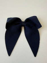Load image into Gallery viewer, Textured knit whimsy tail bow
