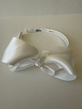 Load image into Gallery viewer, Satin bow headband
