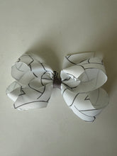 Load image into Gallery viewer, Sports printed grosgrain bows
