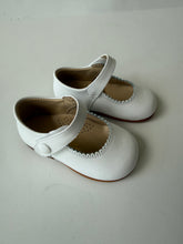Load image into Gallery viewer, White leather classic mary jane
