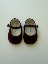 Load image into Gallery viewer, Suede mary jane crib shoes
