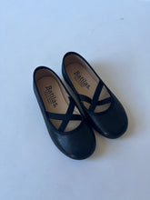 Load image into Gallery viewer, 128/268 Black mary jane with crossed elastics
