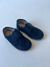 Load image into Gallery viewer, Navy top sider with velcro

