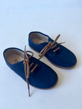 Load image into Gallery viewer, 48350 Navy tie up shoe
