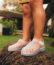 Load image into Gallery viewer, Tobby clear white jellie sandal
