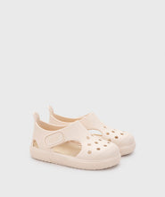Load image into Gallery viewer, Surfi marfil jellie shoe

