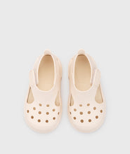 Load image into Gallery viewer, Surfi marfil jellie shoe
