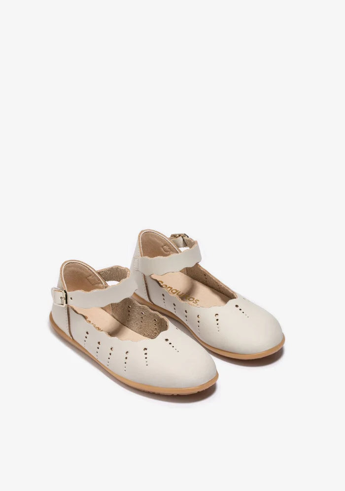 Beige waves buckle ballerina