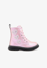 Load image into Gallery viewer, Pink hearts laces boots
