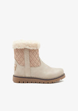 Load image into Gallery viewer, Beige diamond plush boots
