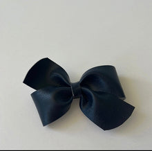 Load image into Gallery viewer, Vinyl bow(Bow #2)
