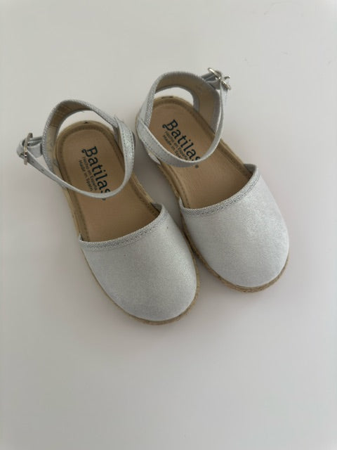 Metallic silver alpargata