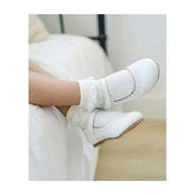 Load image into Gallery viewer, White scalloped mary jane
