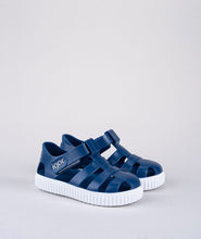 Load image into Gallery viewer, Nico navy with white sole fisherman jellie sandal
