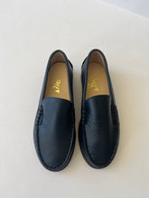 Load image into Gallery viewer, Navy leather loafer
