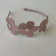 Load image into Gallery viewer, 3 flower headband
