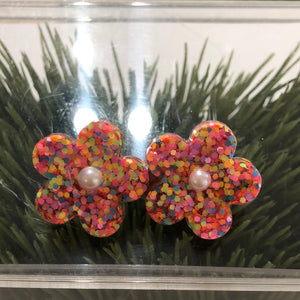 2 flowers resin hair clips