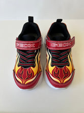 Load image into Gallery viewer, Red flames light up sneakers(J Assister)
