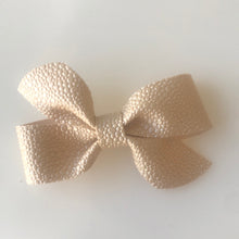 Load image into Gallery viewer, Vinyl bow(Bow #2)
