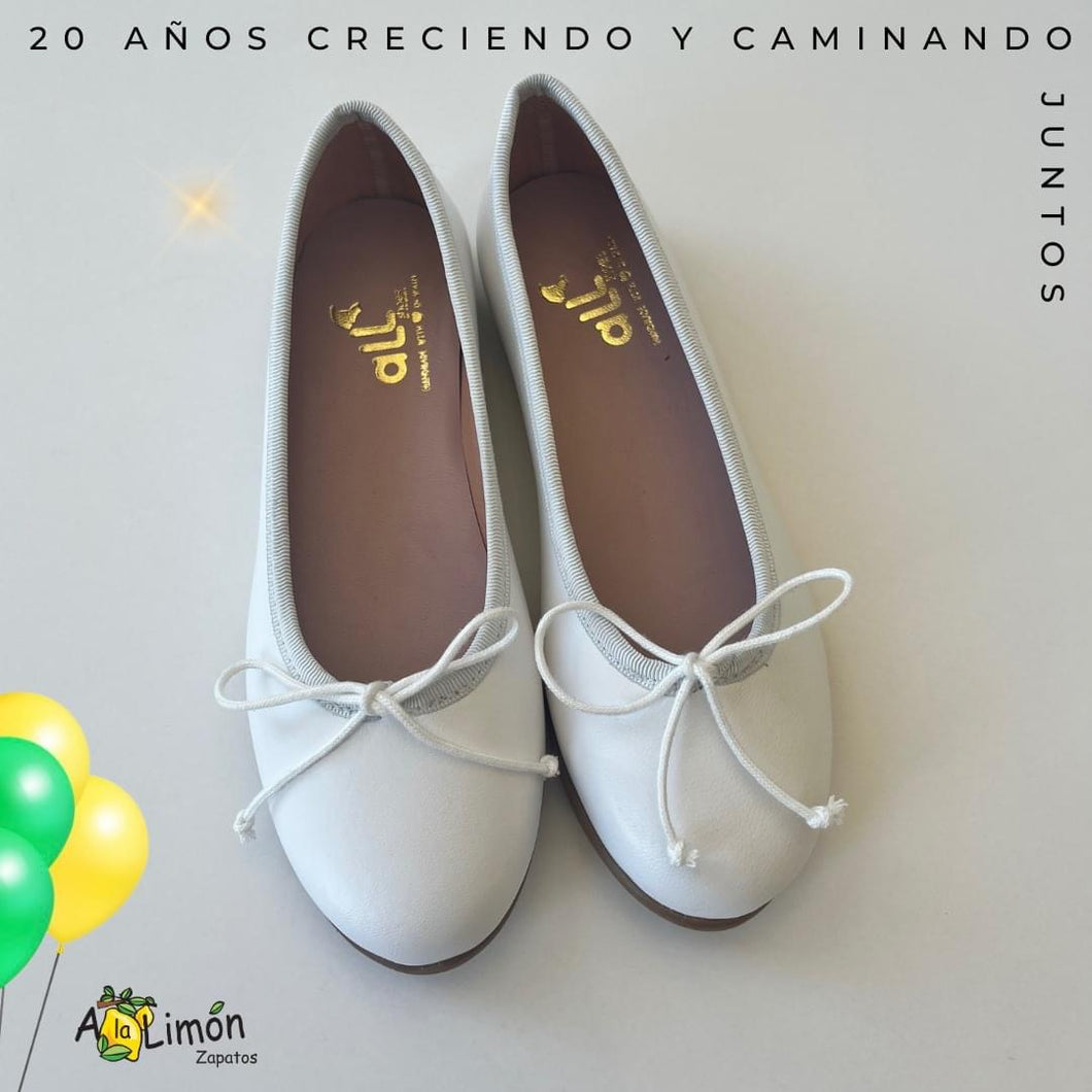 White ballerinas