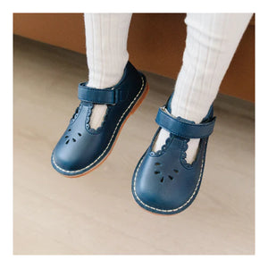 Navy tstrap w/ scallop detail