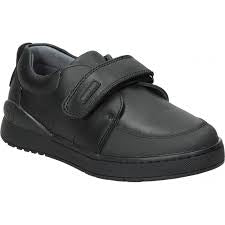 Black velcro shoe with reinforced toe area (201102-A)