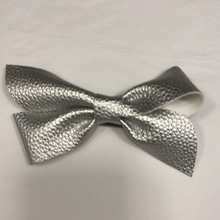 Load image into Gallery viewer, Vinyl bow(Bow #2)
