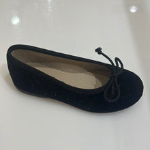Load image into Gallery viewer, Black velvet ballerina
