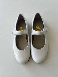 Classic white leather mary jane with button