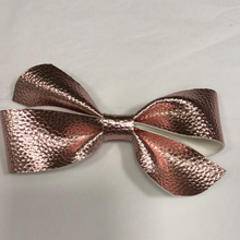 Load image into Gallery viewer, Vinyl bow(Bow #2)
