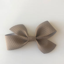 Load image into Gallery viewer, Vinyl bow(Bow #2)
